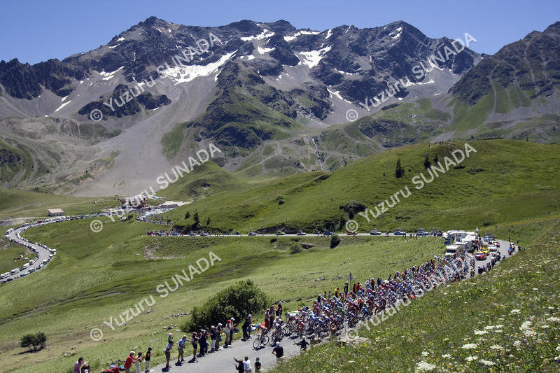 Peloton on Col du Galibier002p.jpg